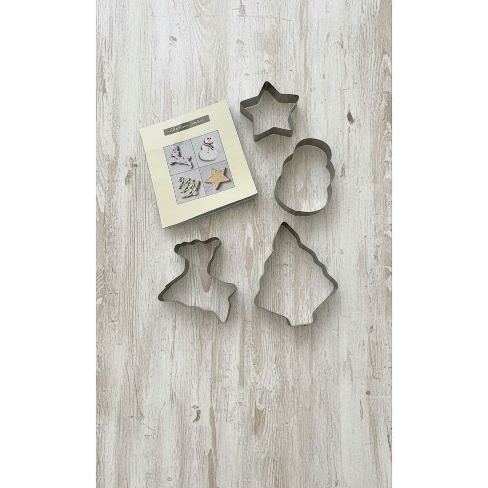 Vintage 4 Piece Set‎ Christmas Cookie Cutter Set International Silver Co Booklet